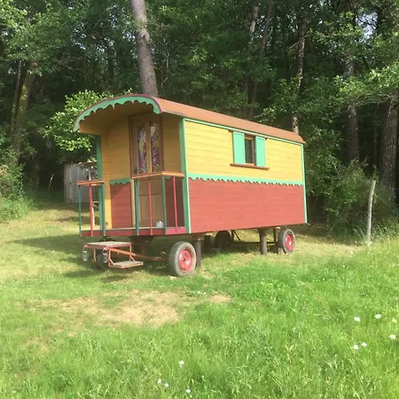 Luksusowy namiot La Roulotte Du Bonheur Saint-Pardoux-la-Rivière